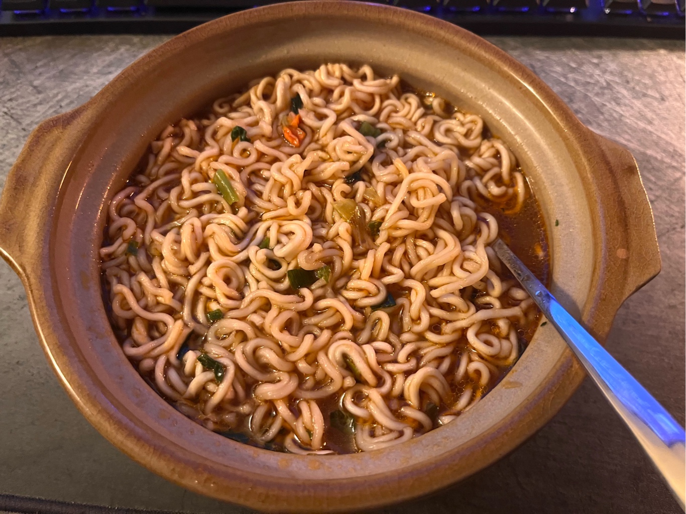 今麦郎スープインスタントラーメン 辛酸豚骨ヌードルスープ五袋入り