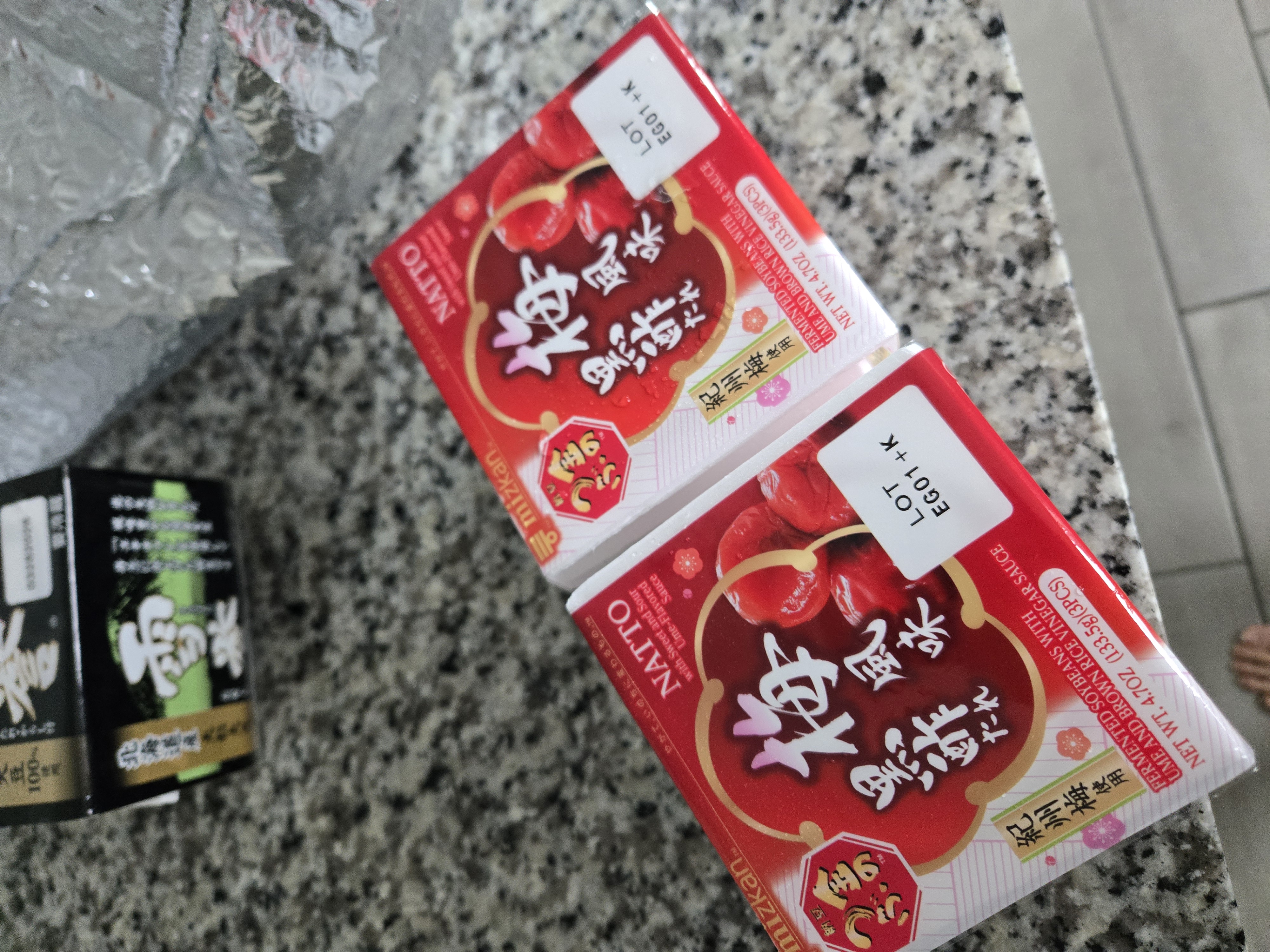 金のつぶ 梅風味 黒酢たれ 納豆 3パック 4.7 オンス - Weee!