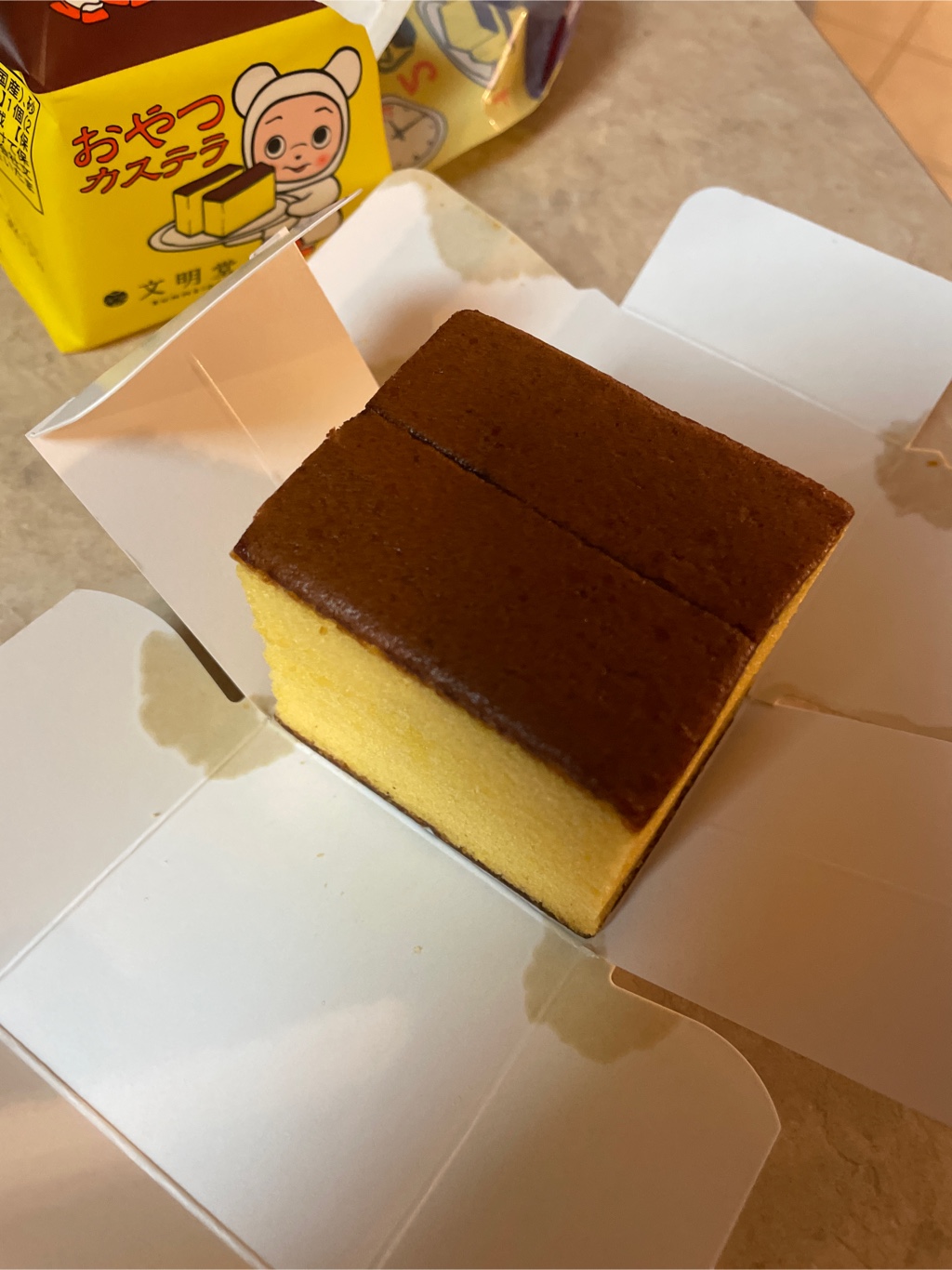 日本直送」文明堂・おやつカステラ 2切箱入り - Weee!