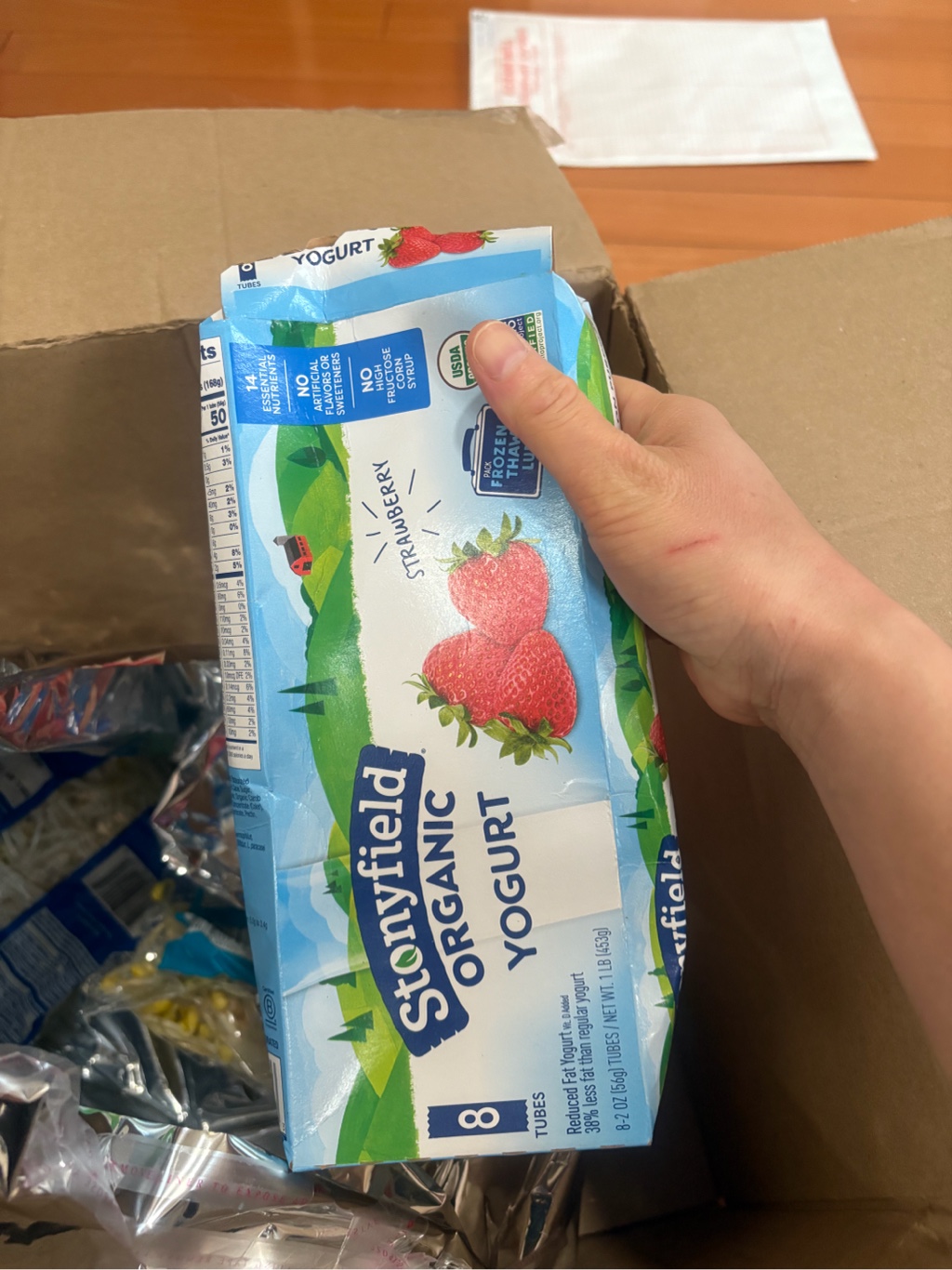 Stonyfield オーガニックキッズいちごヨーグルトチューブ8本入 16