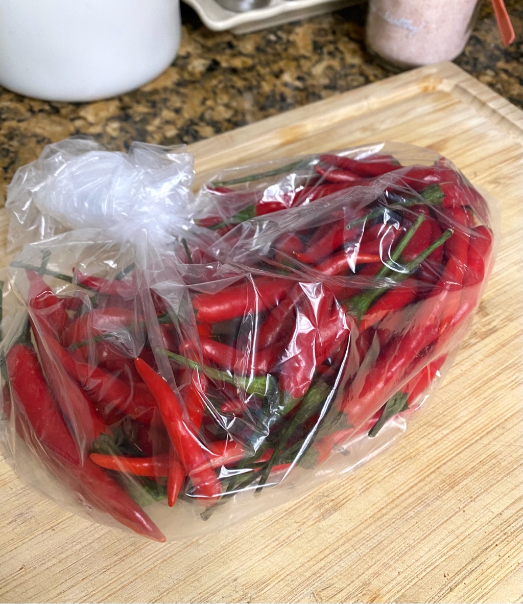 赤唐辛子　訳あり品6000g生 Amazon.co.jp: 国産 生 赤唐辛子 辛口 50g×5袋 冷凍品 千葉県産