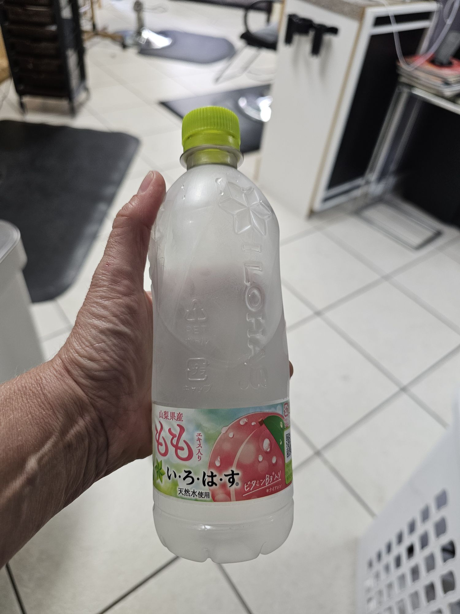 いろはす　No.33 い・ろ・は・す もも PET ( 540ml×24本入 )/ いろはす(I LOHAS) 水