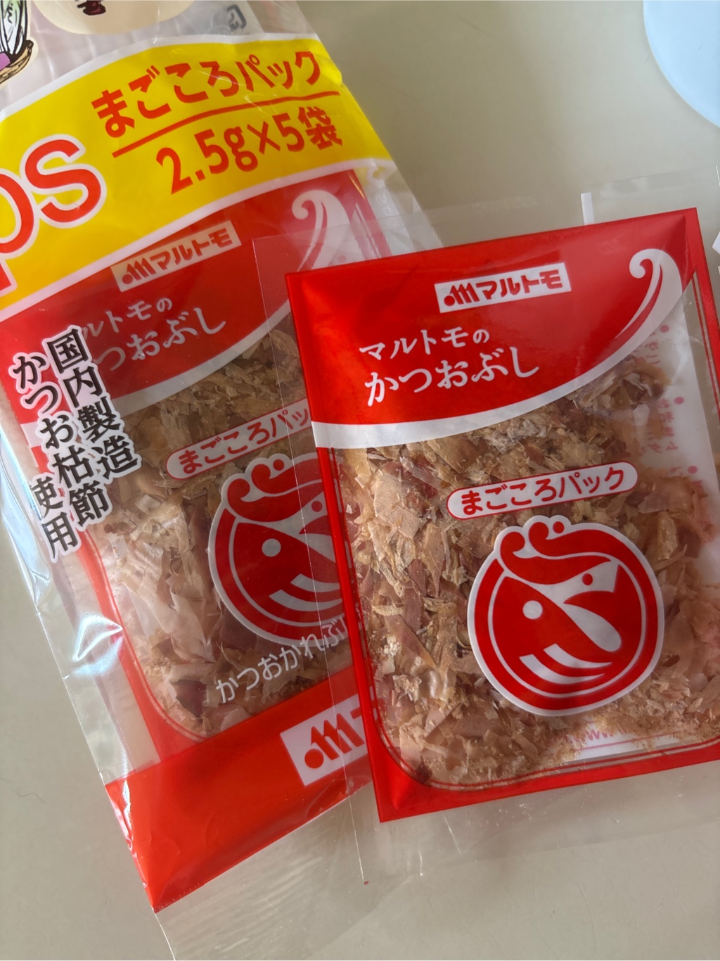 マルトモ かつおぶし 2.5g×5袋入り 12.5 グラム - Weee!