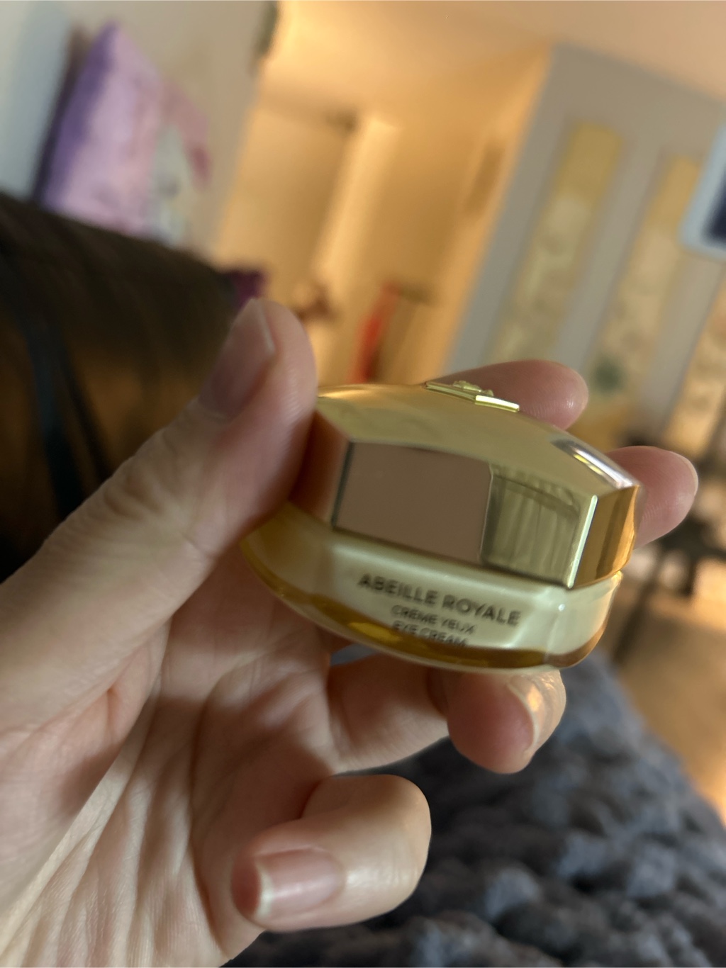 Guerlain Abeille e アイクリーム 15ml Amazon.com: Guerlain MULTI-WRINKLE MINIMIZER EYE CREAM