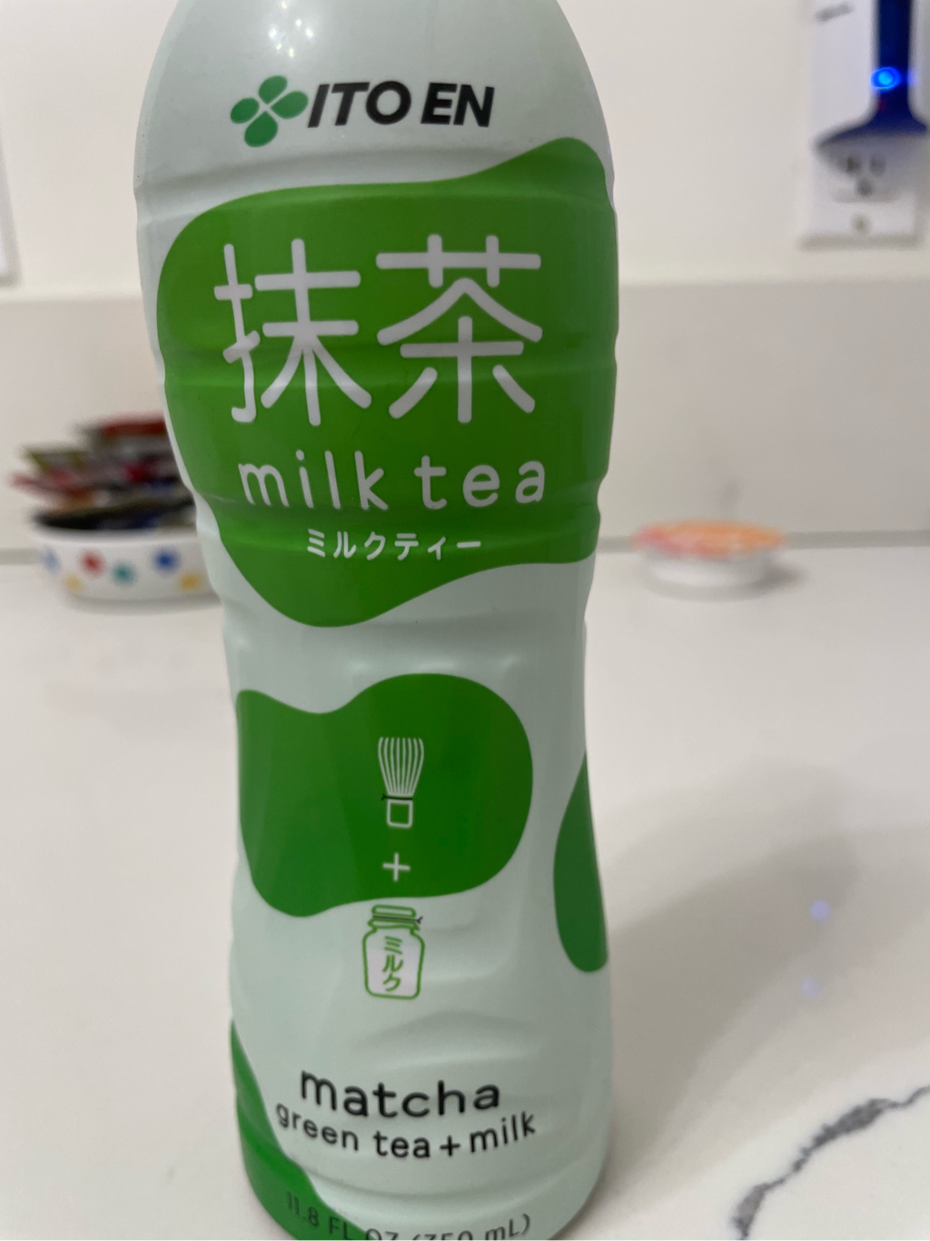 伊藤園 ミルクティ 抹茶 - Weee!