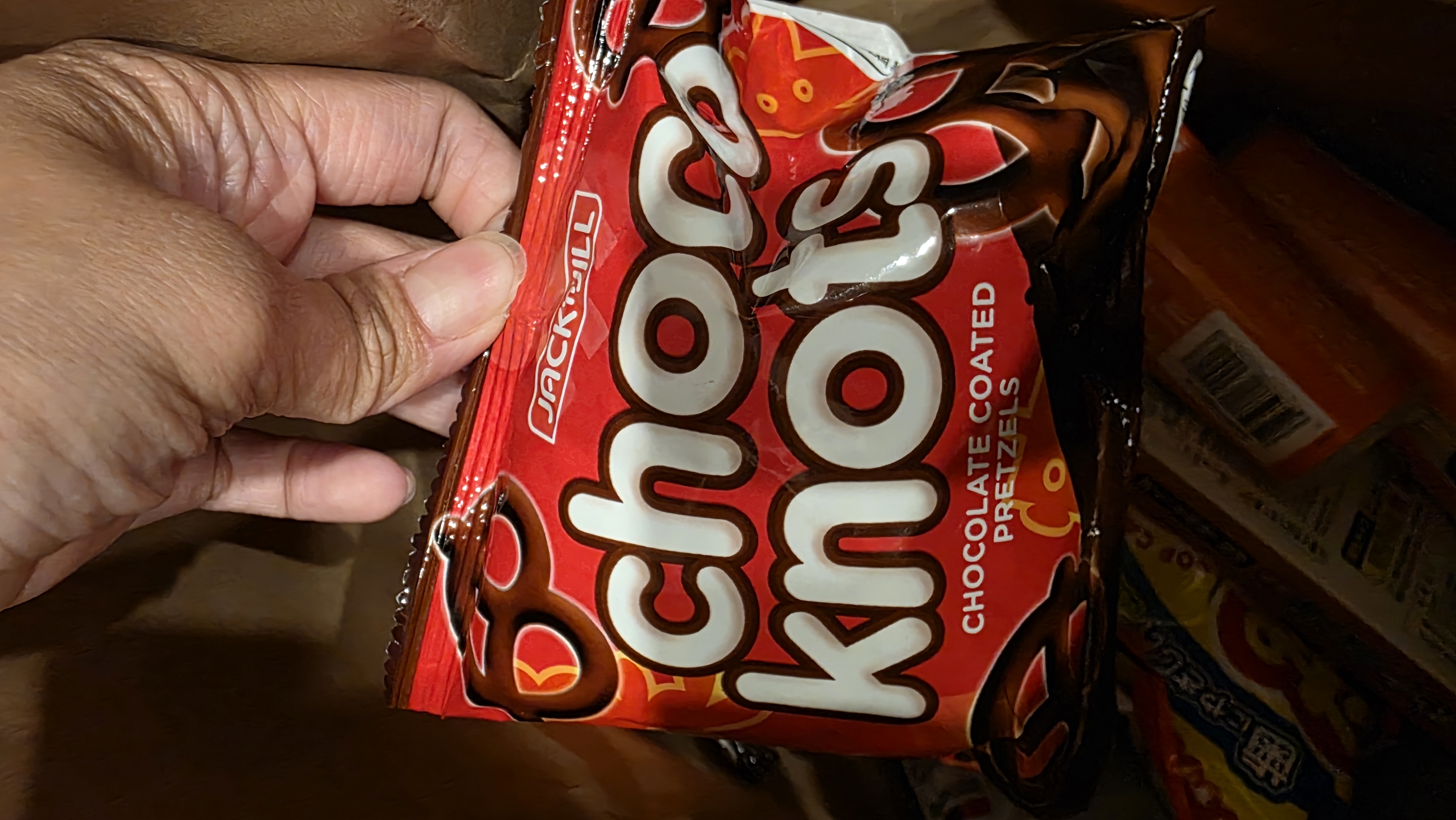 Jack' n Jill フィリピン チョコスナック菓子 チョコレート味 29