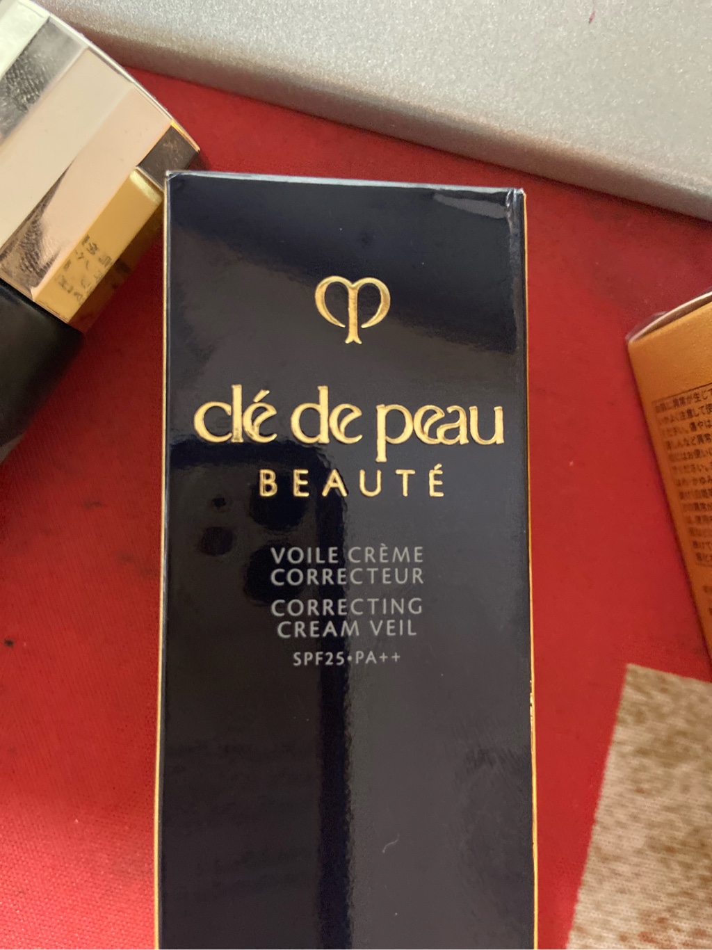 Get Cle De Peau Beaute Correcting Cream Veil SPF 25 40 g Delivered