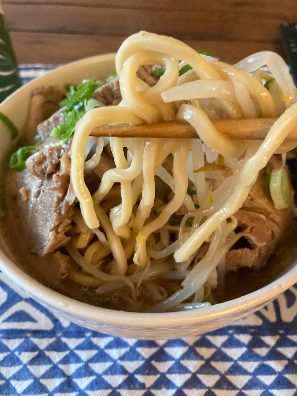 Sun Noodle 二郎系 にんにく醤油 ラーメン 258 グラム - Weee!