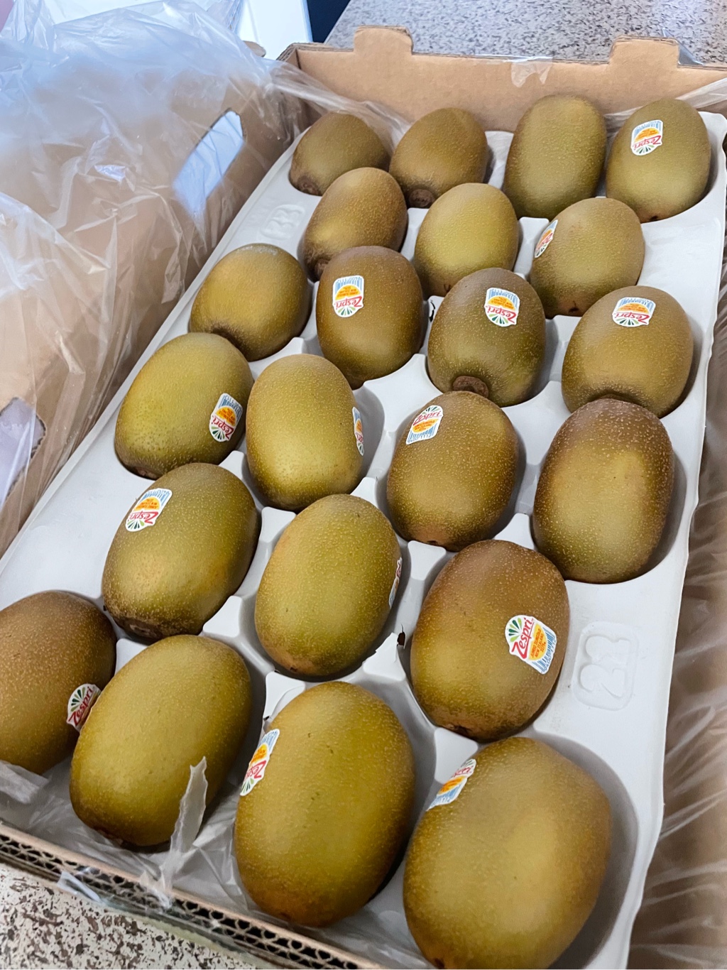 Zespri キウイフルーツギフトパック 7lb 1 ケース - Weee!