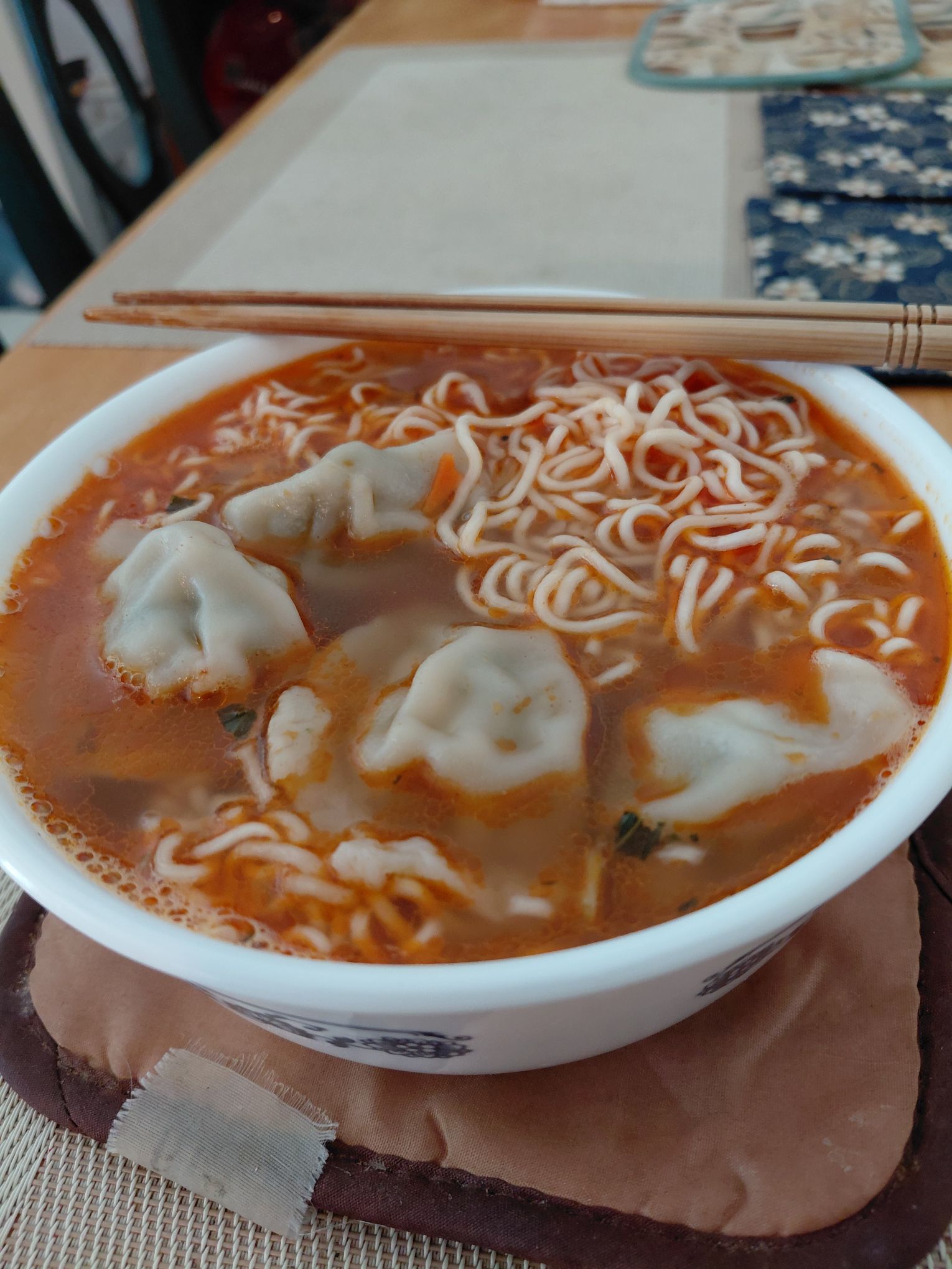 今麦郎スープインスタントラーメン 辛酸豚骨ヌードルスープ五袋入り