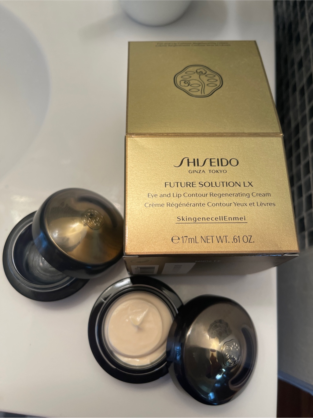 Shiseido Future Solution LX Eye & Lip Contour Regenerating Cream