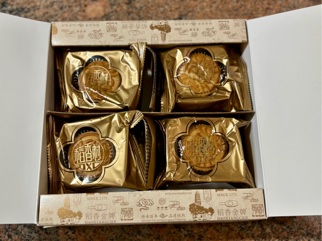 Dao Xiang Cun Classic Mooncake Gift Set 8pcs 400 グラム - Weee!
