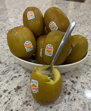 Buy kiwi near me. Latin American store with free delivery