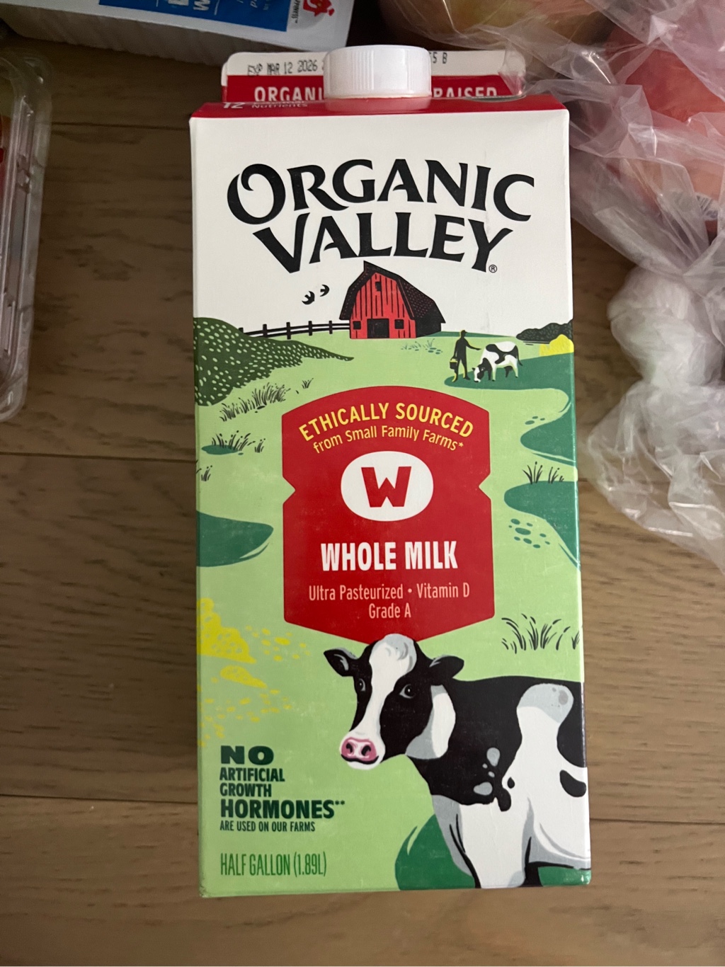 Organic Valley 牛乳 全乳 オーガニックバレー 63.9 fl.oz - Weee!