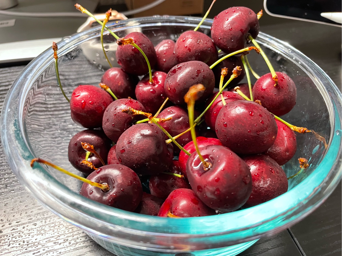 Get Jumbo Size New Zealand Red Cherry Air-shipped 400 g Delivered