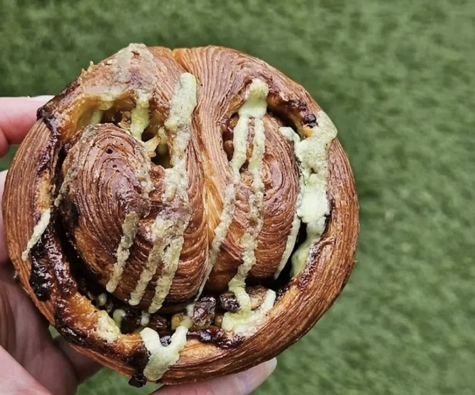 pistachio様 Pistachio Croissant Swirls 1 count - Weee!