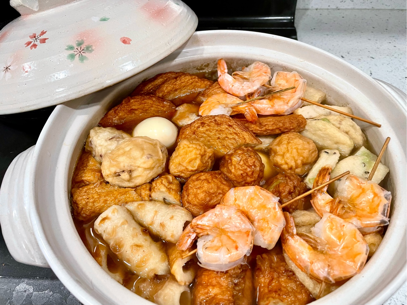 Shirakiku おでんセット 冷凍 10種類21点入り おでんスープ付き 650g