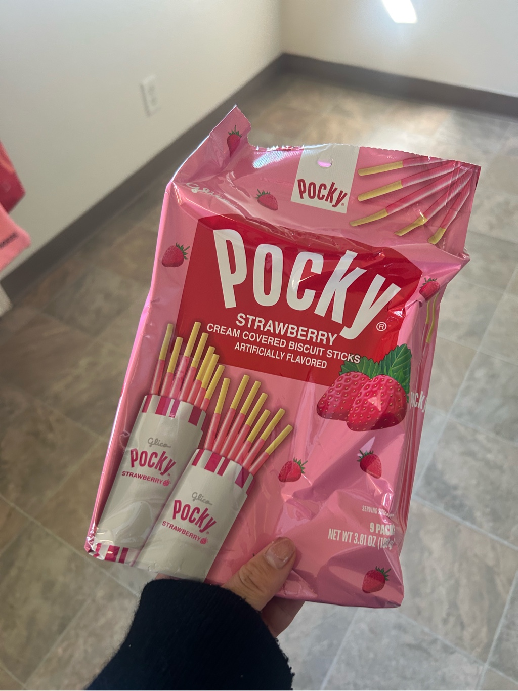 Glico ポッキー ストロベリー味 9パック - Weee!