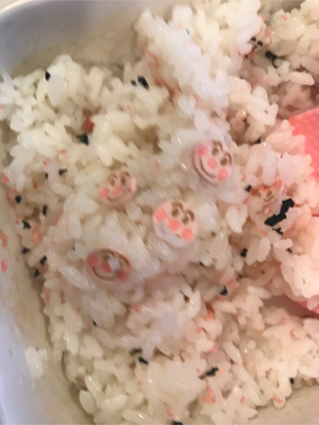 永谷園 それいけアンパンマン まぜこみごはんの素 鮭わかめ - Weee!