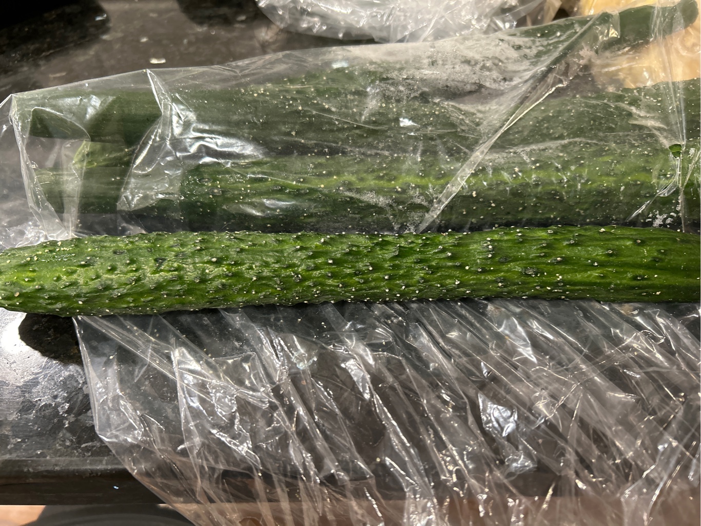 ロングキュウリ 胡瓜 1.8-2 ポンド - Weee!