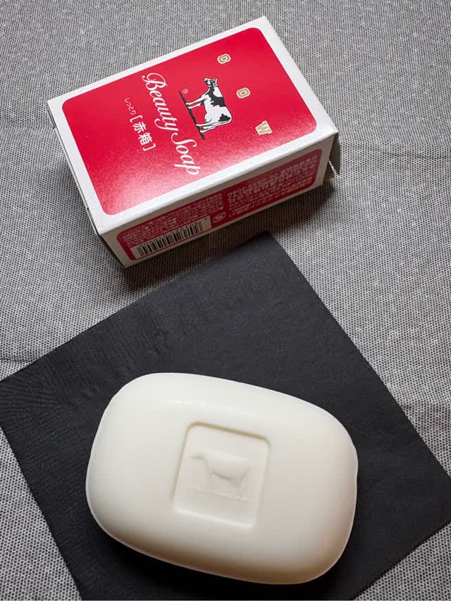COW 牛乳石鹸共進社 カウブランド 赤箱 90g - Weee!