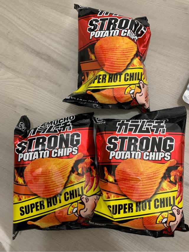 コイケヤ カラムーチョ ポテトチップス 激辛ホットチリ味 54 グラム
