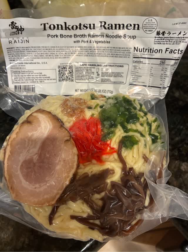 RAIJIN 豚骨ラーメン チャーシュー入り 冷凍 1人前 25.1 オンス - Weee!