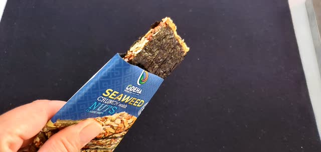 のりべん ナッツ入り海苔クランチ - クラシック 304g - 16 Bars 1 box - Weee!