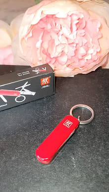Zwilling マルチツール 爪切り ハサミ レッド - Weee!