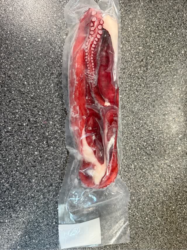 刺身グレード 2/4ct茹でタコ足 冷凍 1-1.1 ポンド - Weee!