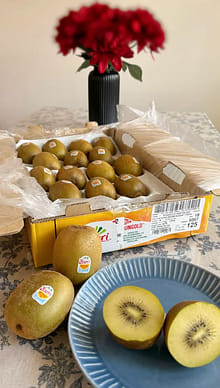  ギフトセット ゴールドパッケージ Get Zespri SunGold Kiwi Gift Box 7 lb Delivered | Weee! Asian Market