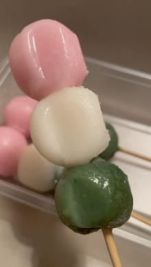 Shirakiku 三色 団子 - Weee!