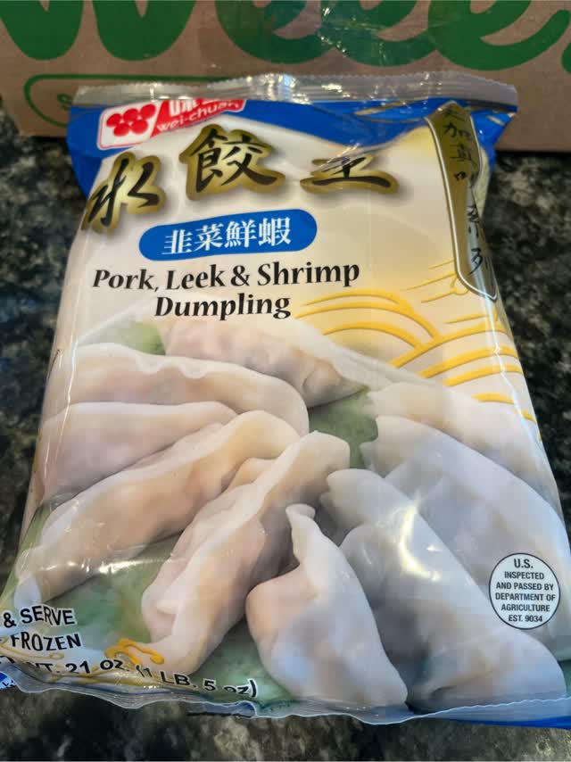 Wei-Chuan韮と豚肉エビ餃子 冷凍 595 グラム - Weee!