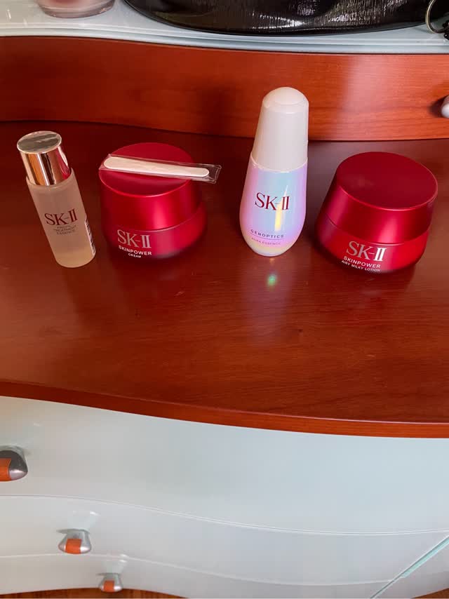 SK-II SKINPOWER AIRY MILKY LOTION 5個セット SK-II Anti-Aging Skincare, Skinpower Airy Milky Lotion, 1.6