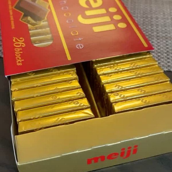 Meiji extra rich milk chocolate mini version