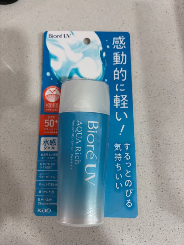 花王ビオレ UV アクアリッチ ウォータリージェル - Weee!