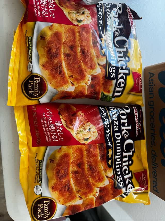 味の素 ポーク&チキンギョーザ 餃子 冷凍 700 グラム - Weee!
