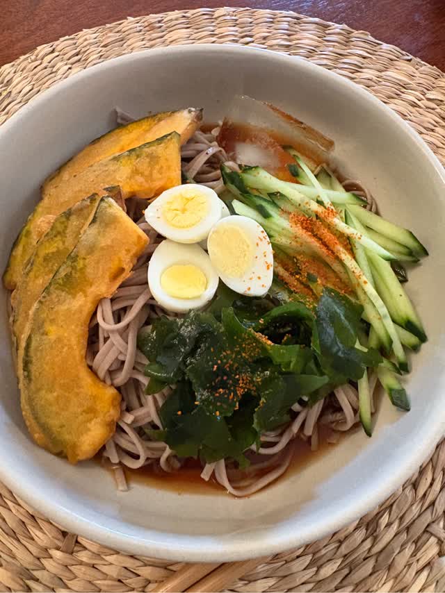 10割そば Amazon.co.jp: 岡本製麺 祖谷十割そば 石臼挽き 200g×10個