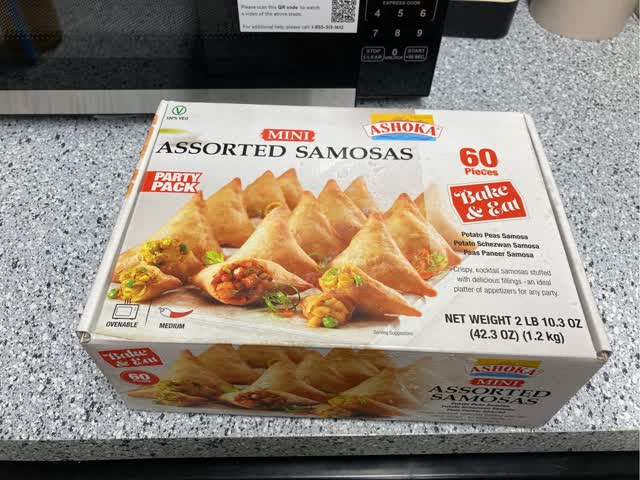 Get Ashoka Samosa, Assorted Flavor 60pcs, Frozen 10.3 oz Delivered