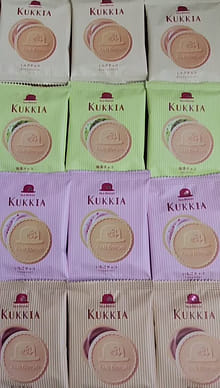 Get Akai Bohshi Kukkia Whipped Chocolate Sandwiched with Cookie 4