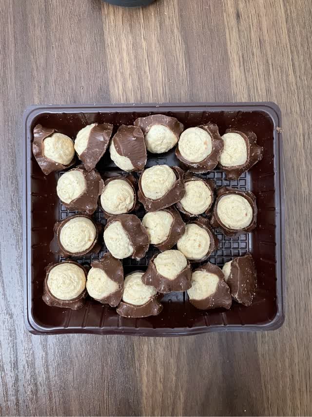 Get Bourbon Kikori No Kirikabu Milk Chocolate Cookies Delivered