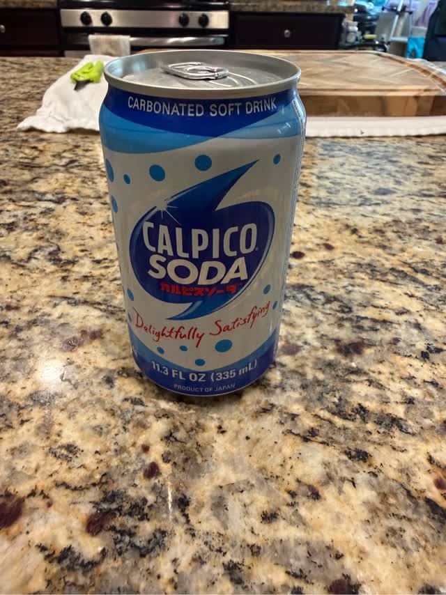 カルピスソーダ 缶 11.3 fl.oz - Weee!