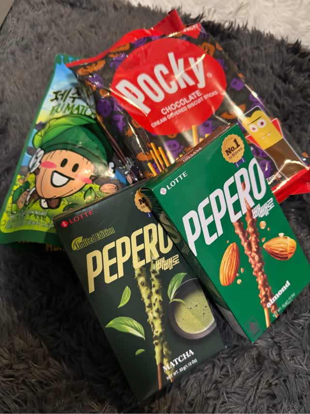 Glico ハロウィーン ポッキー チョコレート味 117 グラム - Weee!