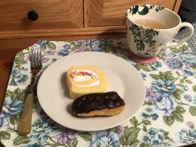 オランジェ スイスロール フルーツ入り 184 グラム - Weee!