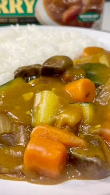 S&B ゴールデンカレー 中辛 7.8 オンス - Weee!