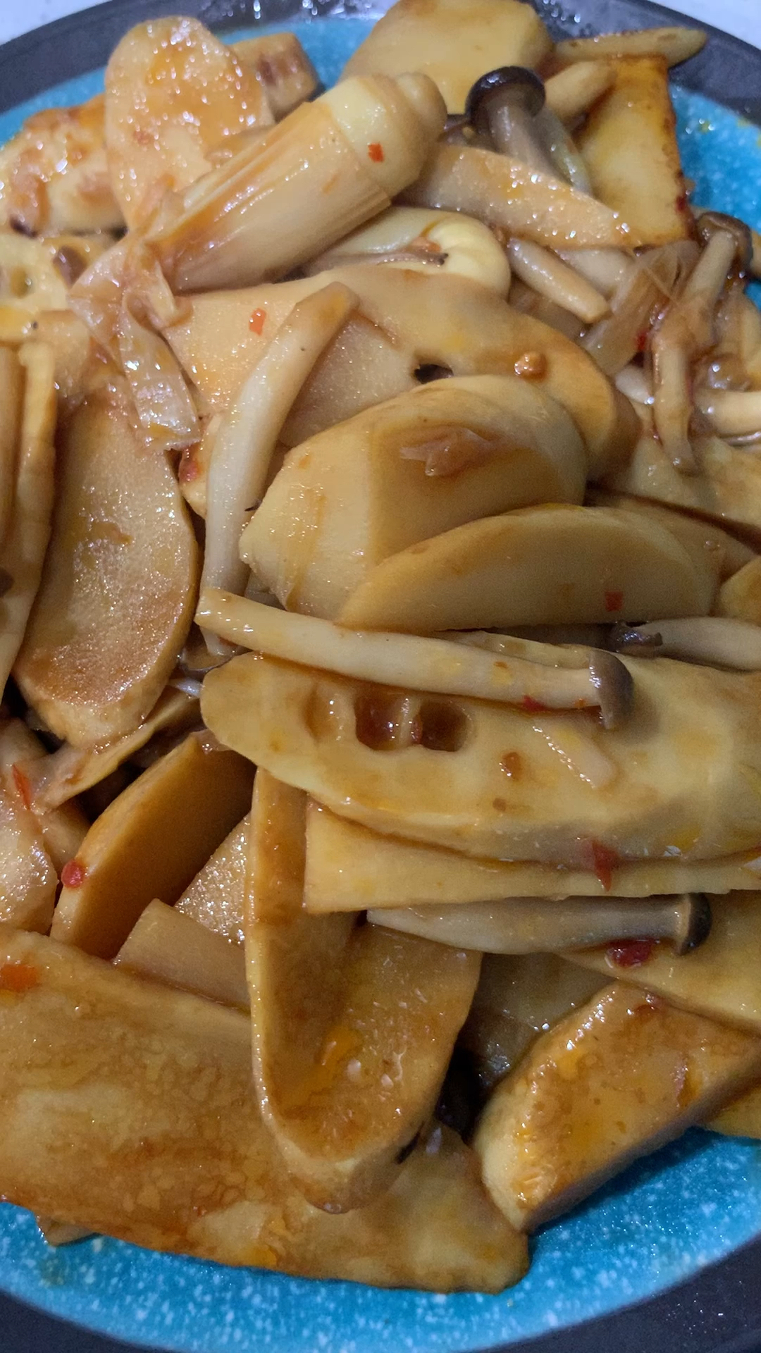 新鮮なタケノコ かんさん おすすめ食材～999 たけのこ缶詰