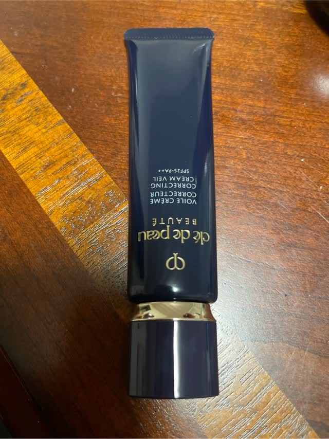 Get Cle De Peau Beaute Correcting Cream Veil SPF 25 40 g