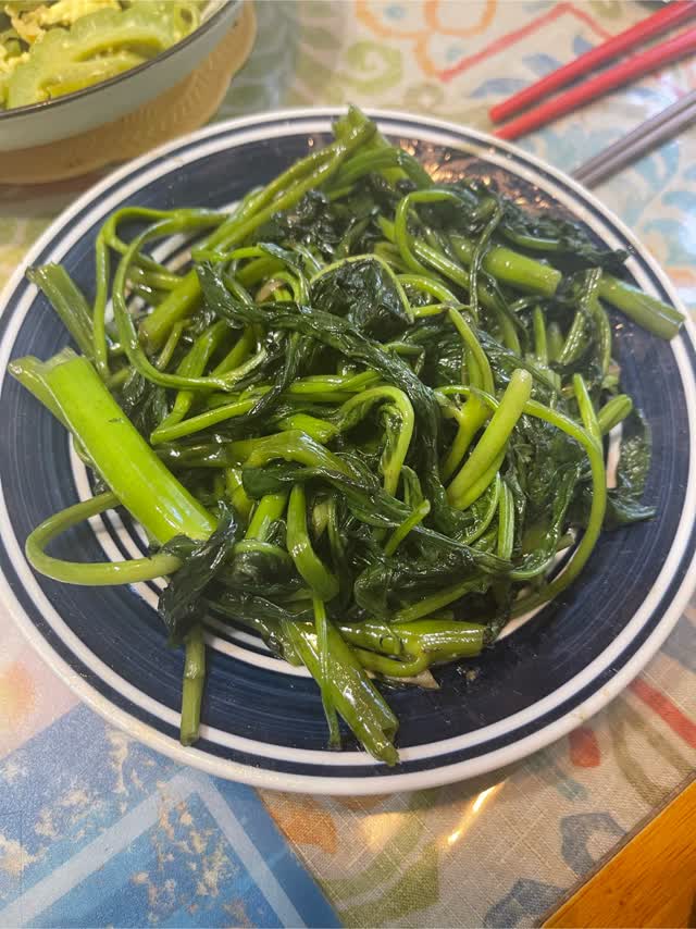 空心菜嫩苗- Weee!