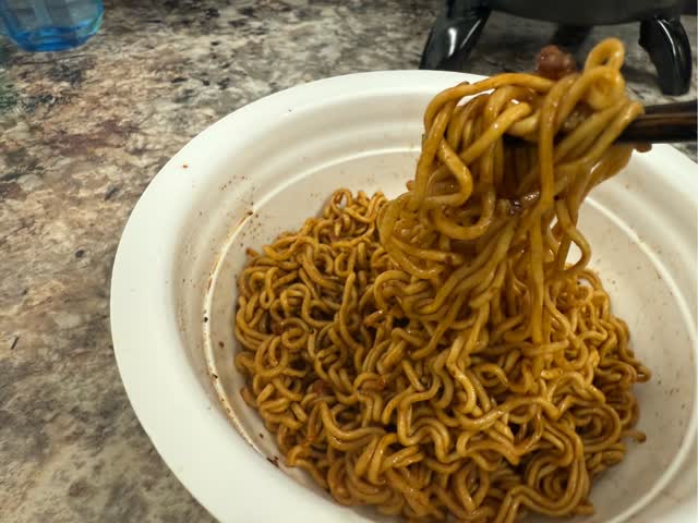 焼きそば … OSAKAきっちん監修 旨辛ソース焼そば」174gのお得通販