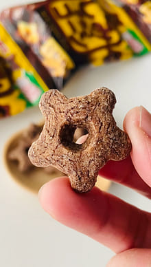 しみチョココーン 全粒粉 食べきりサイズ 4袋入り 1.83 オンス - Weee!